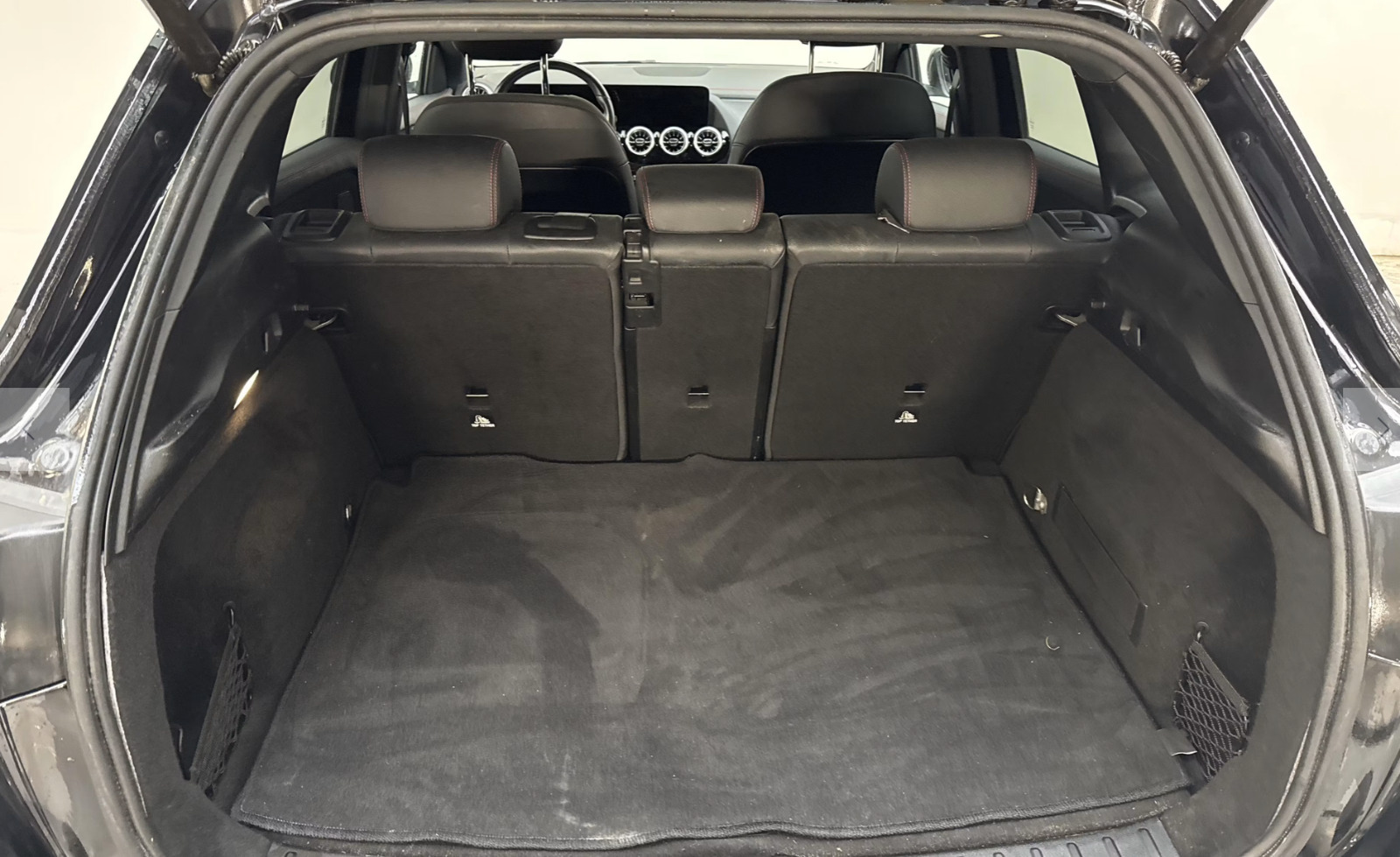 Sort Mercedes EQA250 fra 2023