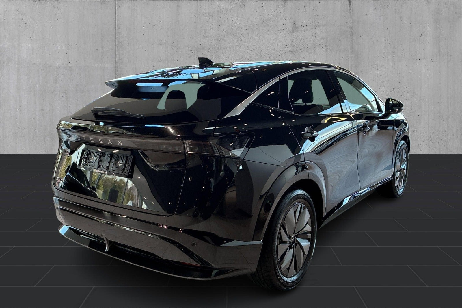 Sort Nissan Ariya fra 2026