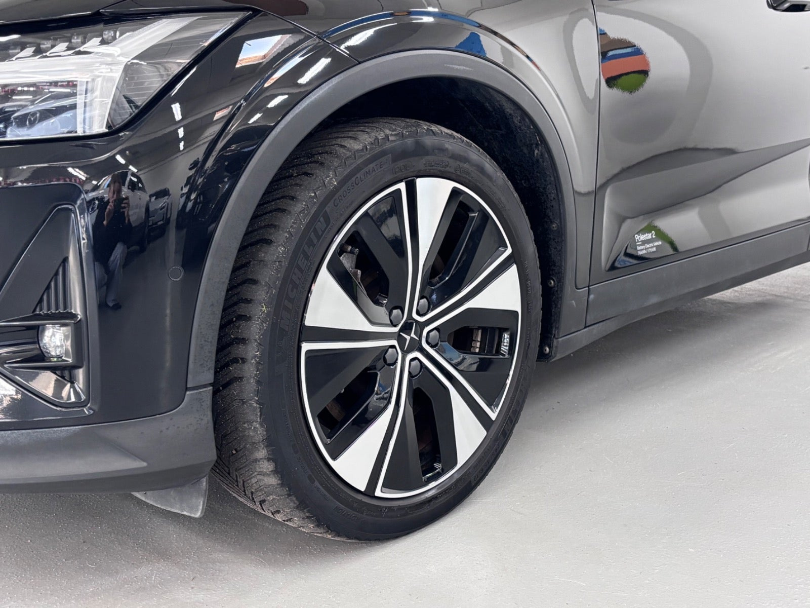 Sort Polestar 2 fra 2023