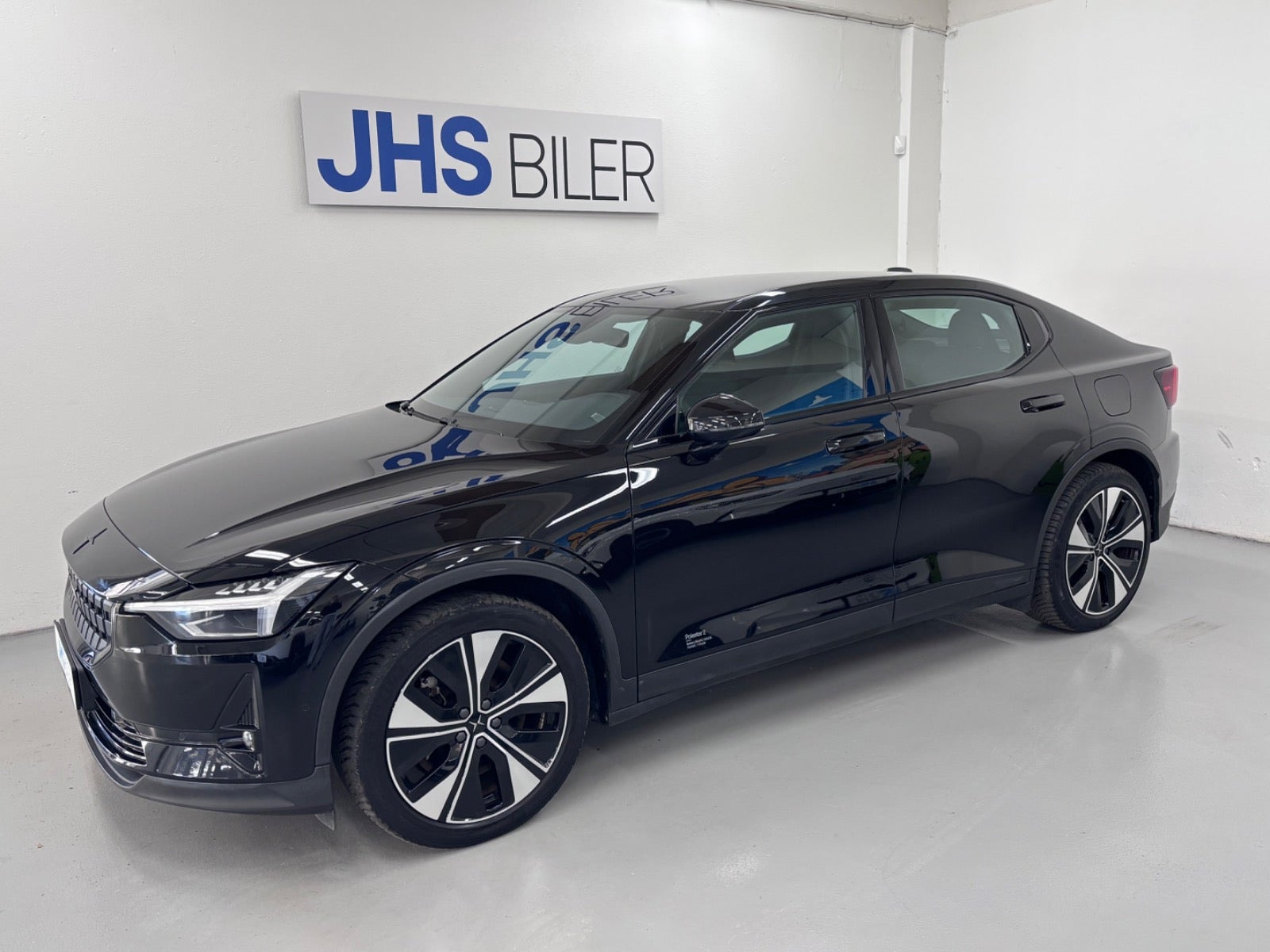 Sort Polestar 2 fra 2023