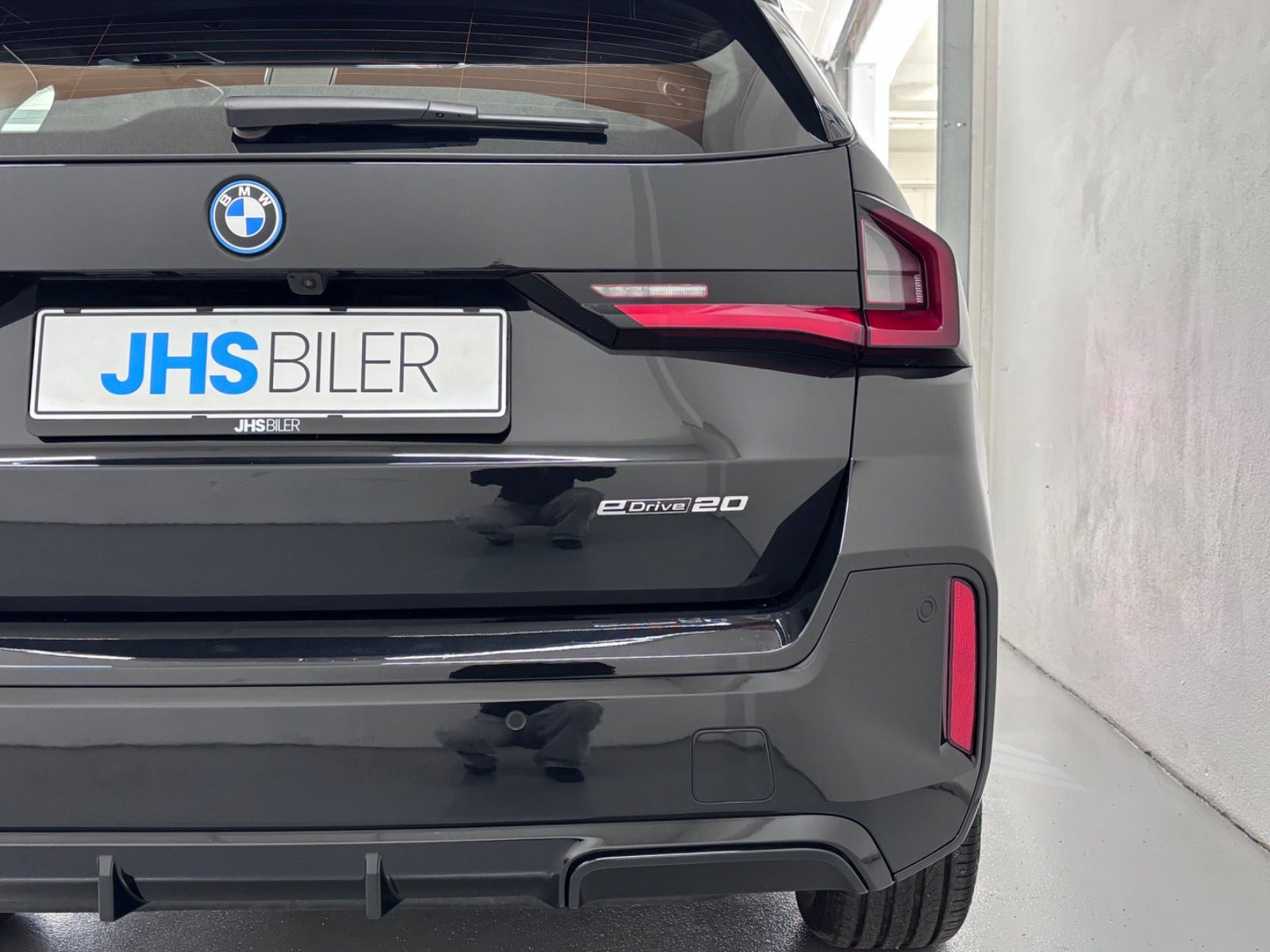 Sort BMW iX1 fra 2025