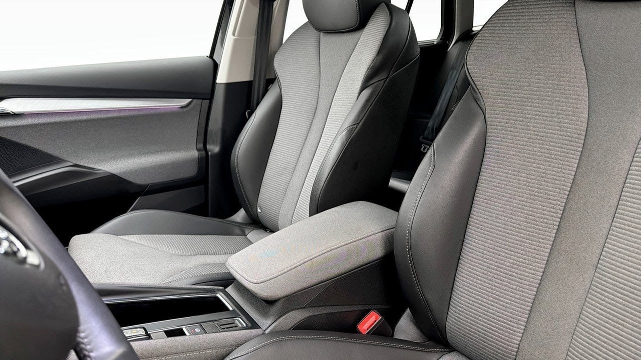 Sort Skoda Enyaq fra 2025