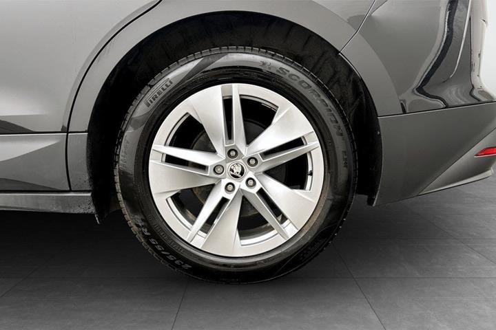 Sort Skoda Enyaq fra 2025