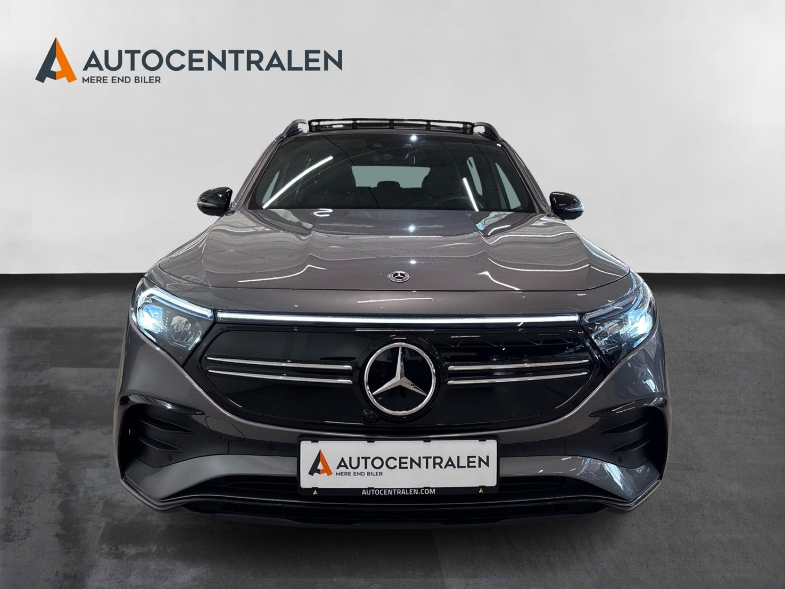 Grå Mercedes EQB350 fra 2022