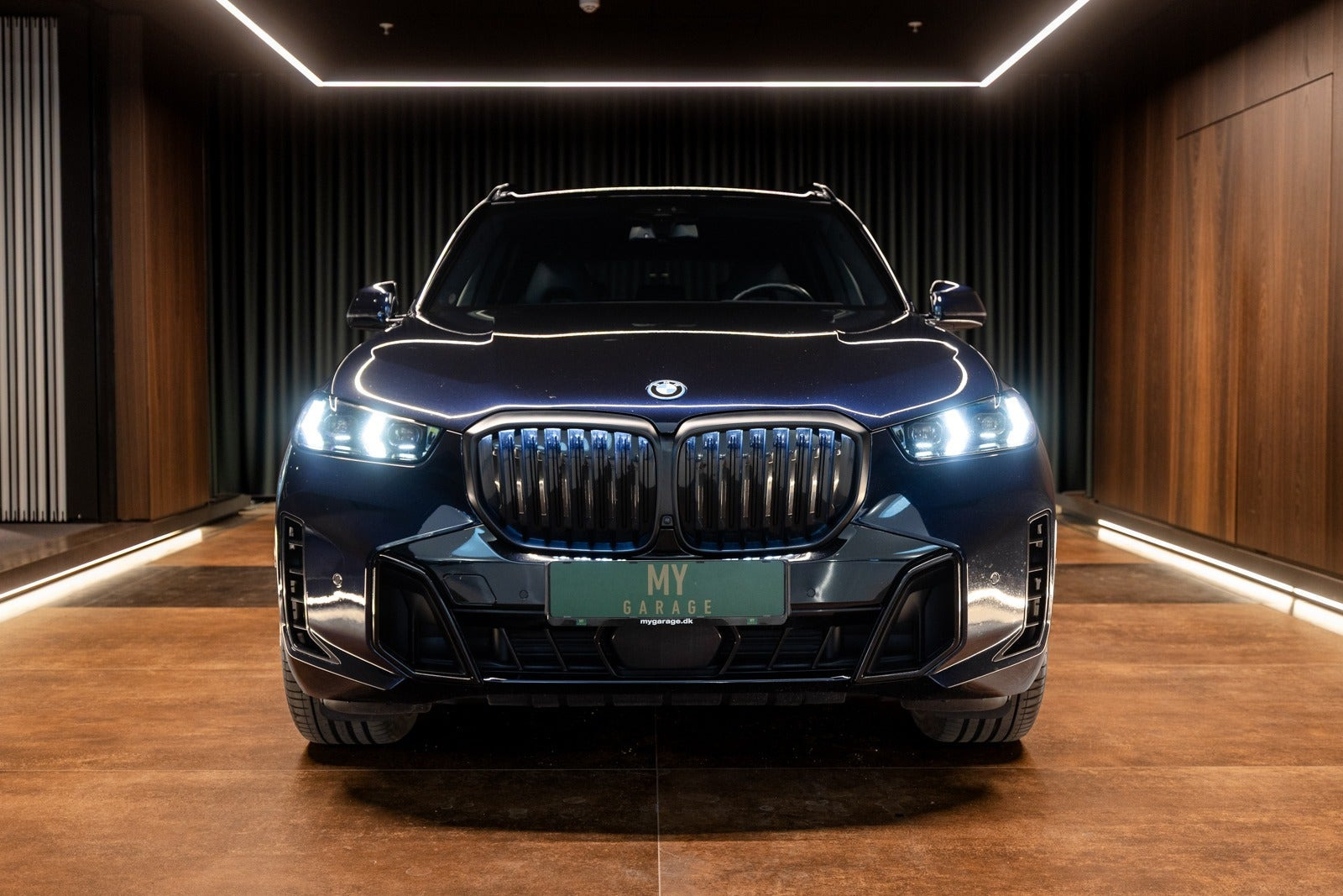 Sort BMW X5 fra 2023