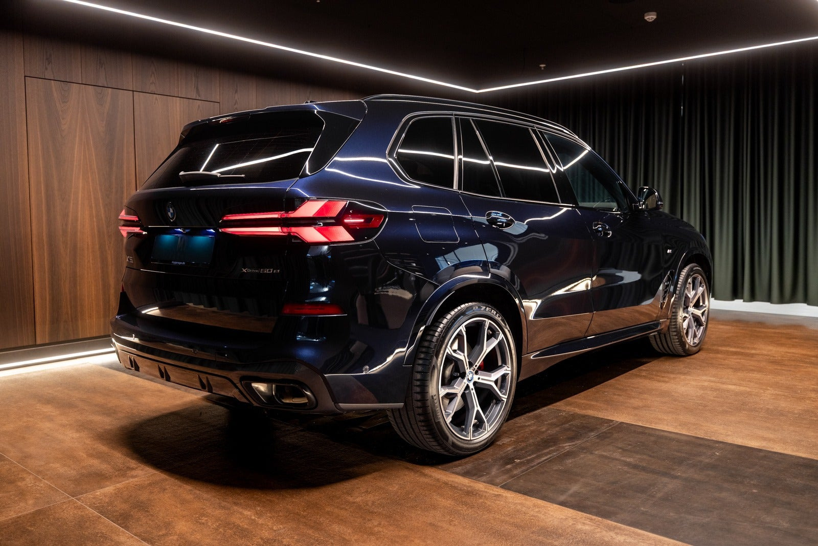Sort BMW X5 fra 2023