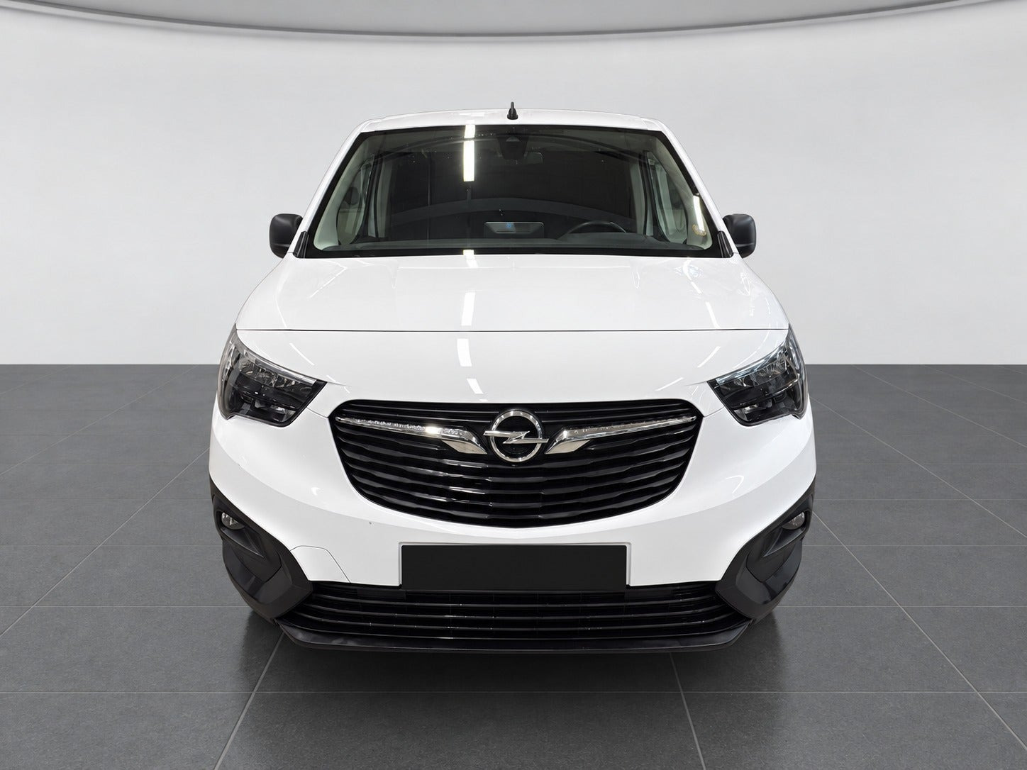 Hvid Opel Combo fra 2019