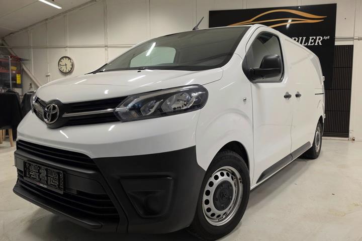 Hvid Toyota ProAce fra 2021