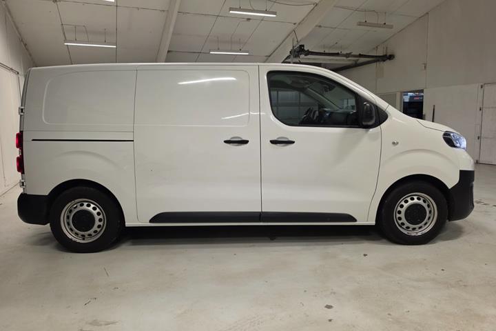 Hvid Toyota ProAce fra 2021