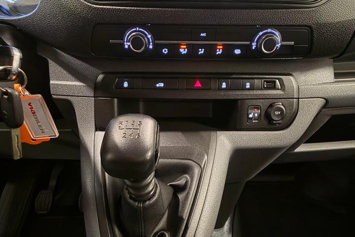 Hvid Toyota ProAce fra 2021