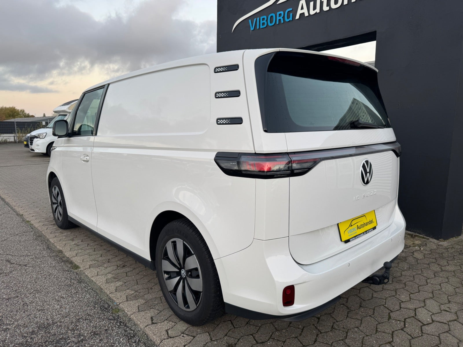Hvid VW ID.Buzz fra 2025
