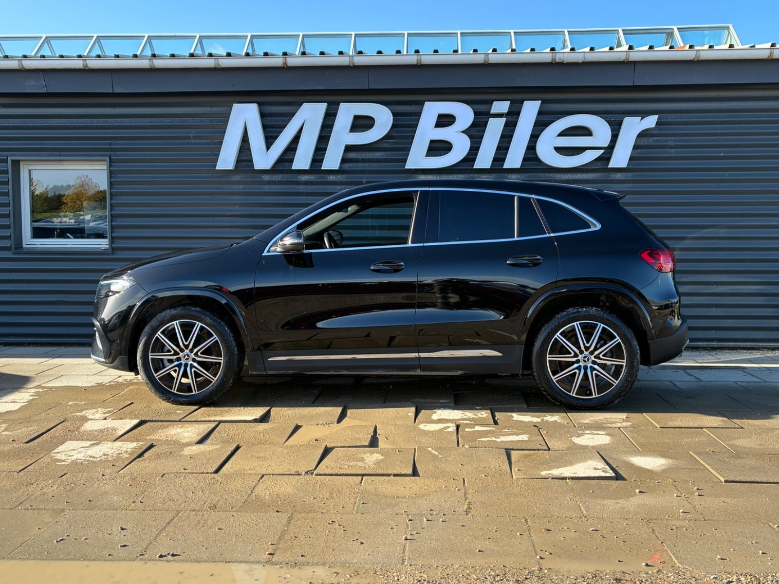 Sort Mercedes EQA250+ fra 2024