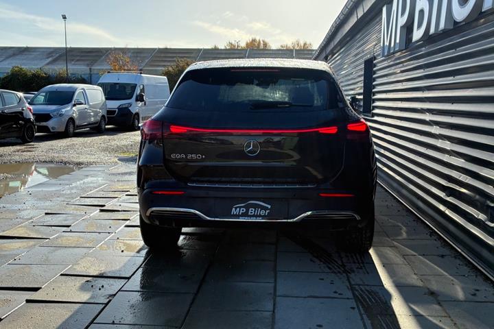 Sort Mercedes EQA250+ fra 2024