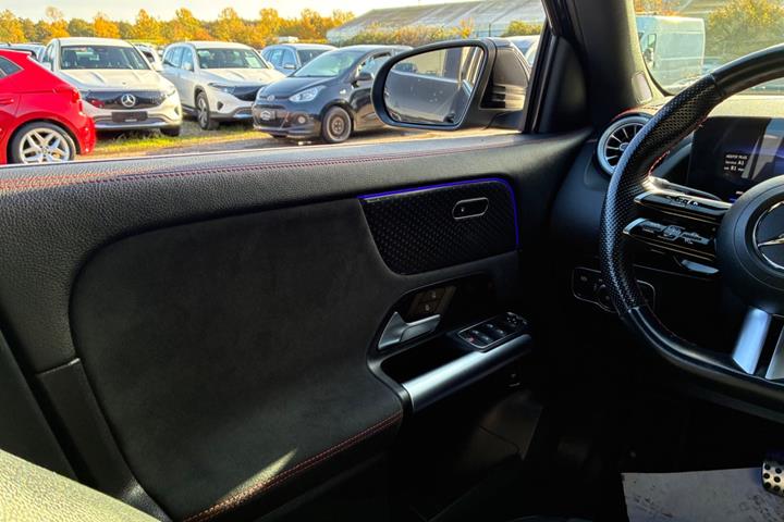 Sort Mercedes EQA250+ fra 2024