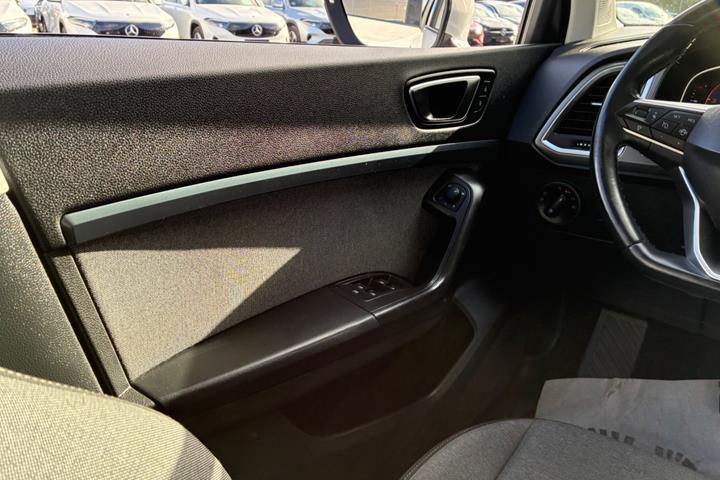 Hvid Seat Ateca fra 2023