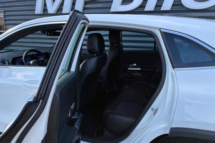 Hvid Mercedes EQA250+ fra 2024