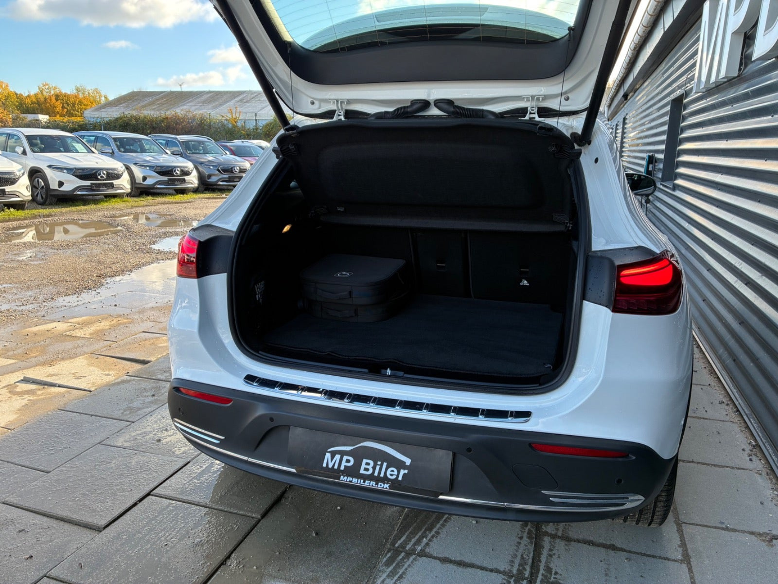 Hvid Mercedes EQA250+ fra 2024