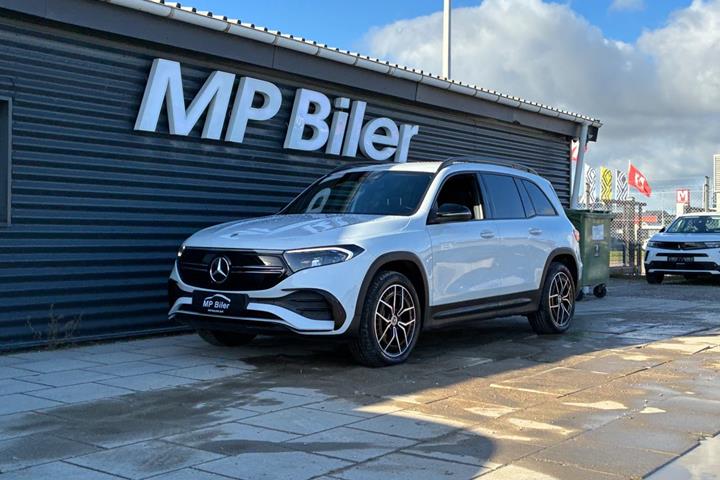 Hvid Mercedes EQB300 fra 2024