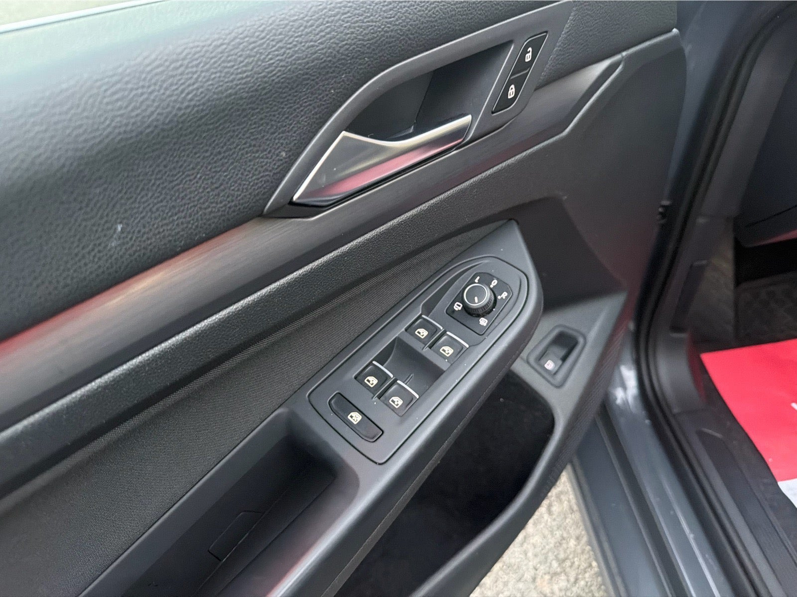 Grå VW Golf VIII fra 2021