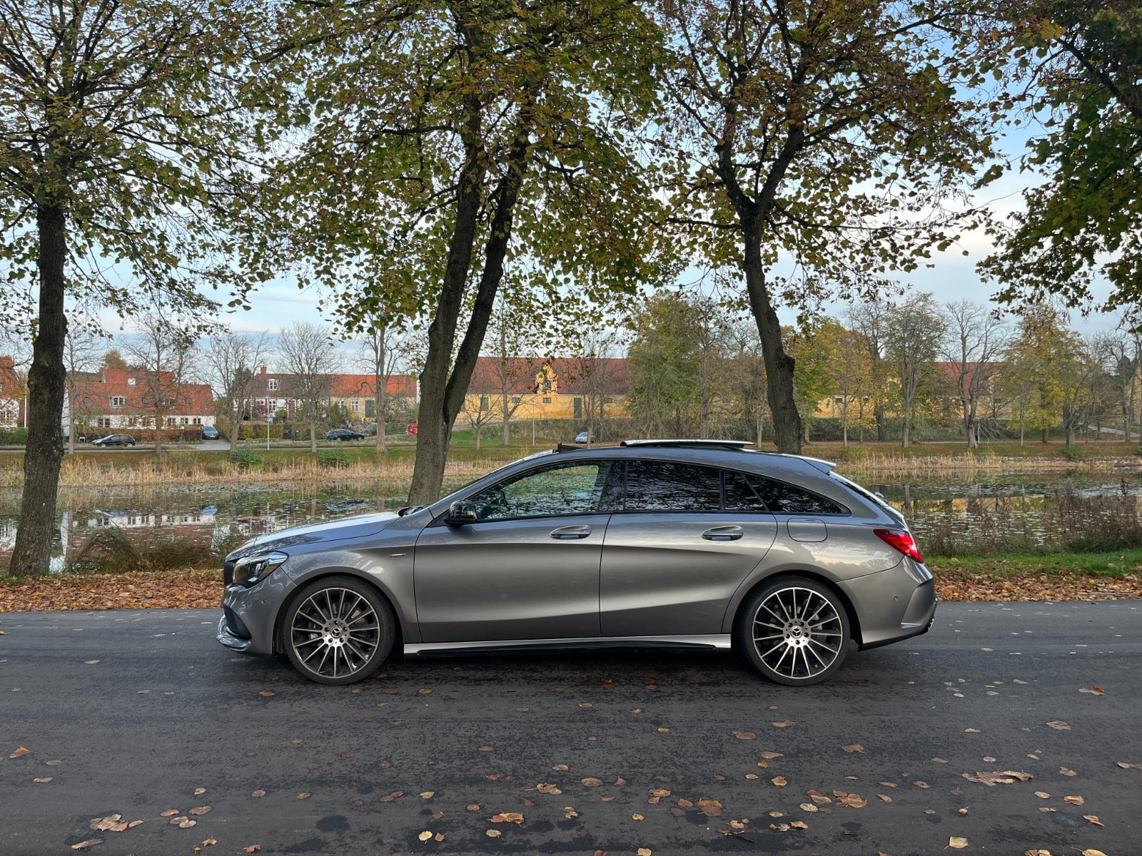 Grå Mercedes CLA220 d fra 2018
