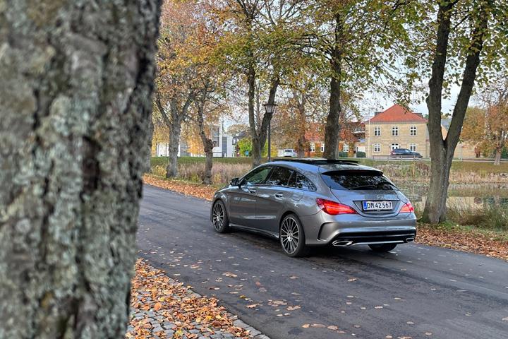 Grå Mercedes CLA220 d fra 2018