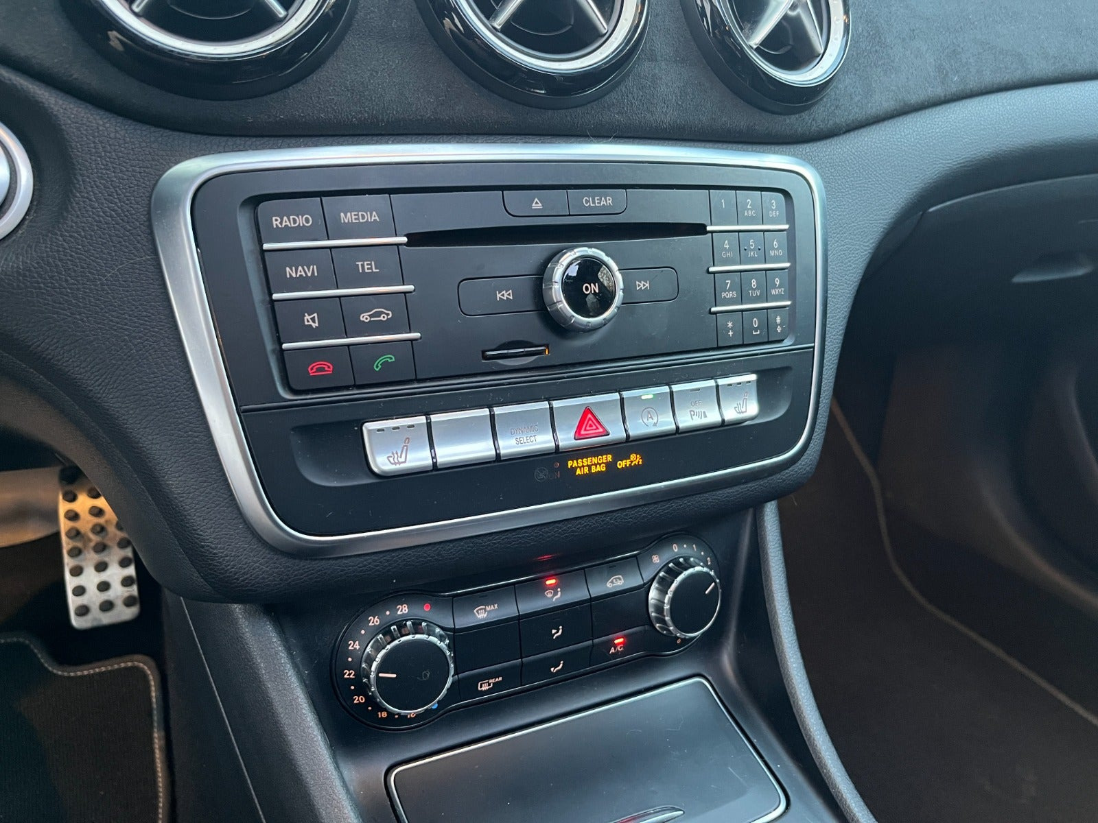 Grå Mercedes CLA220 d fra 2018