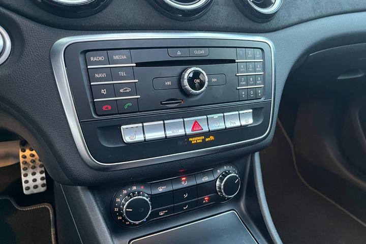Grå Mercedes CLA220 d fra 2018