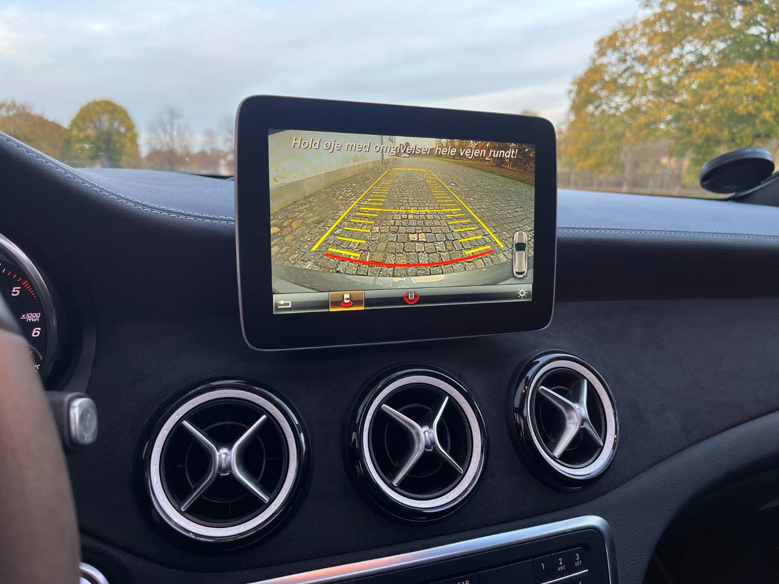 Grå Mercedes CLA220 d fra 2018