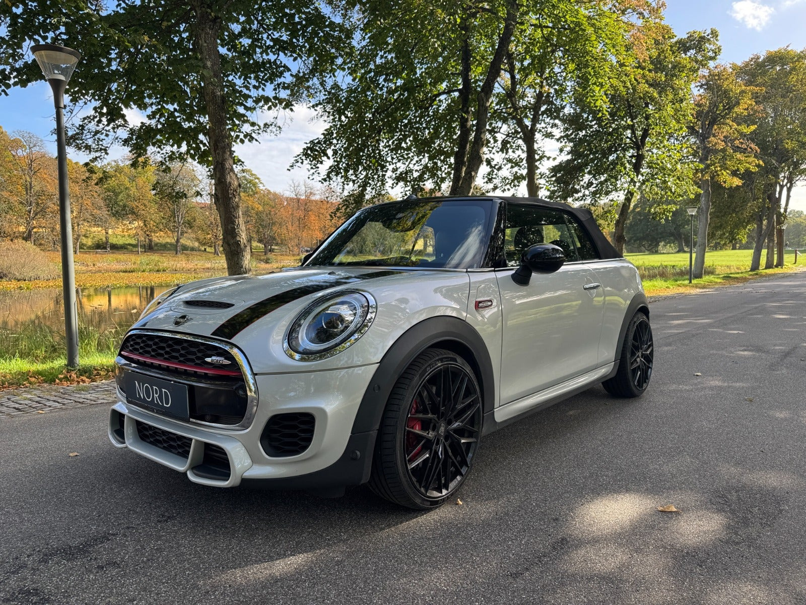 Hvid Mini Cooper S fra 2018