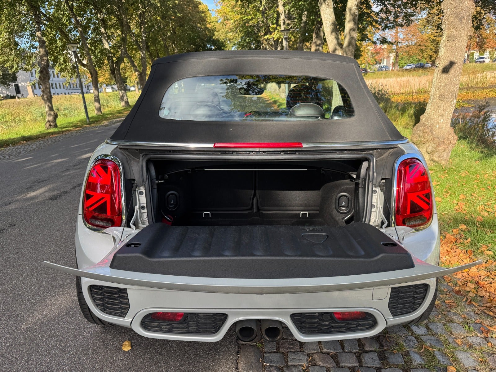 Hvid Mini Cooper S fra 2018