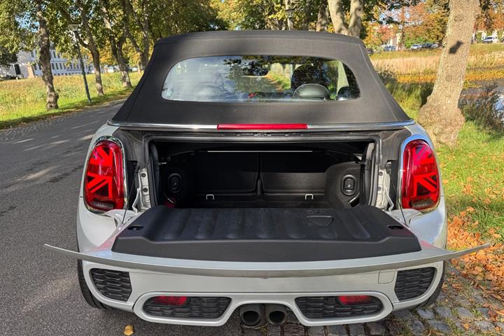 Hvid Mini Cooper S fra 2018