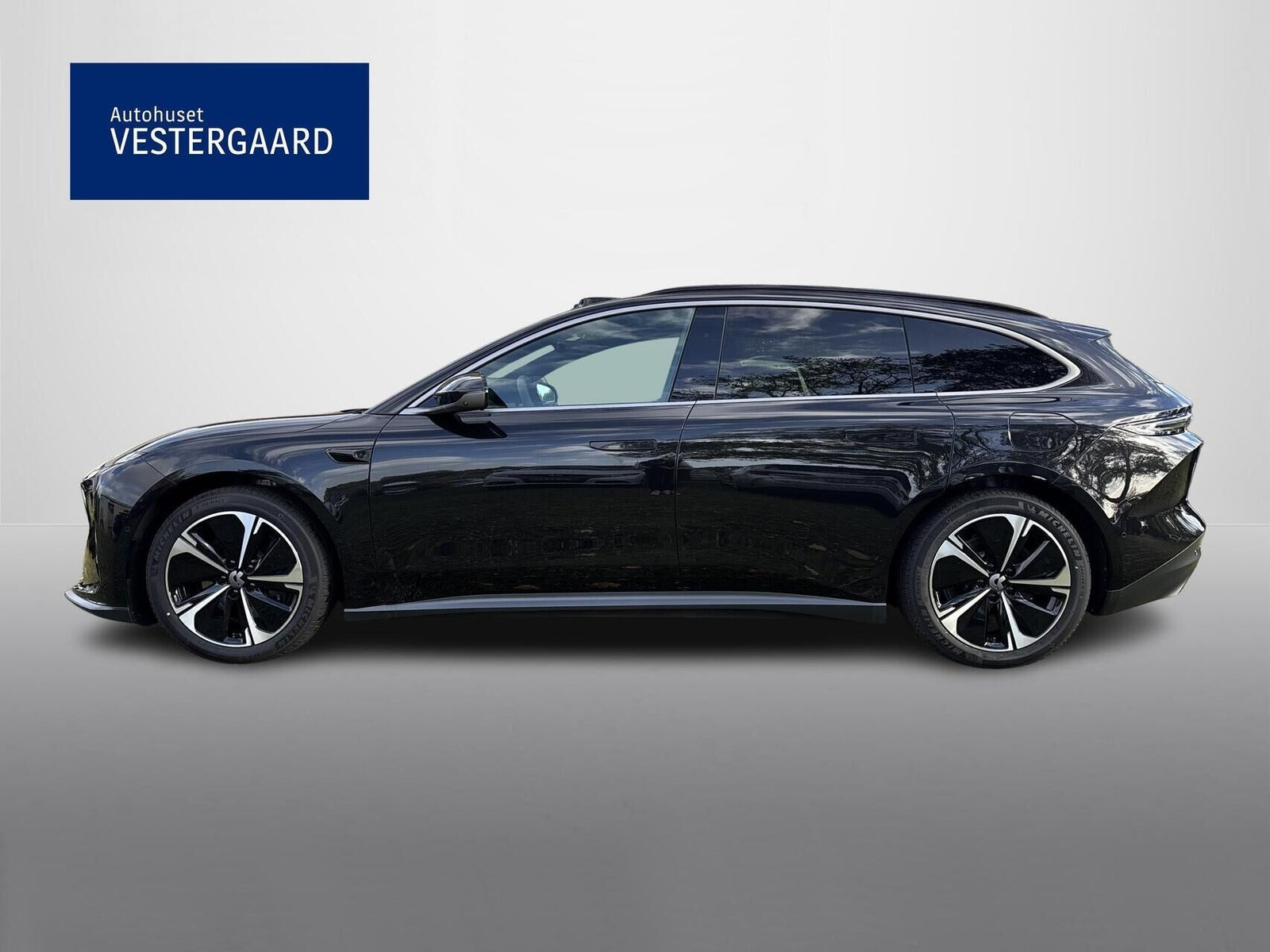 Sort Nio ET5 fra 2025