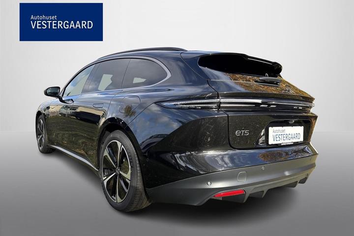 Sort Nio ET5 fra 2025