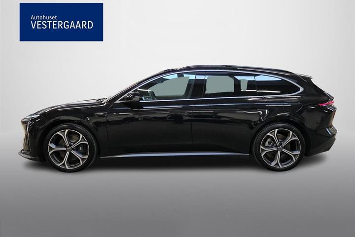 Sort Nio ET5 fra 2025