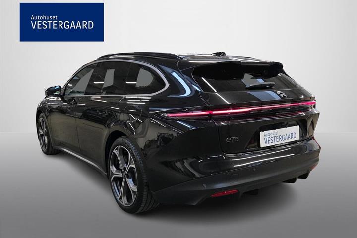 Sort Nio ET5 fra 2025
