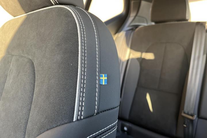 Blå Volvo EX40 fra 2026