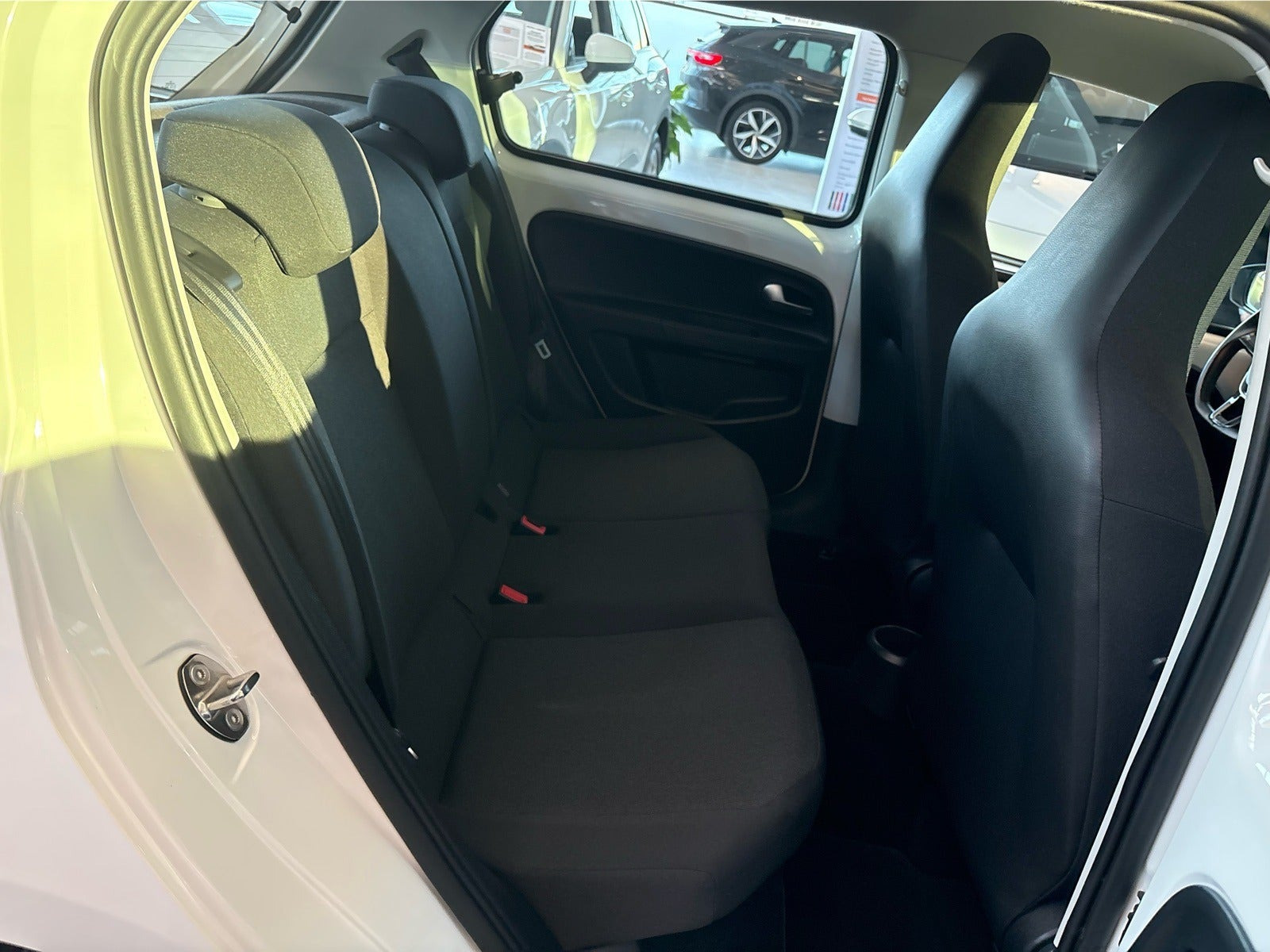 Hvid VW UP! fra 2018