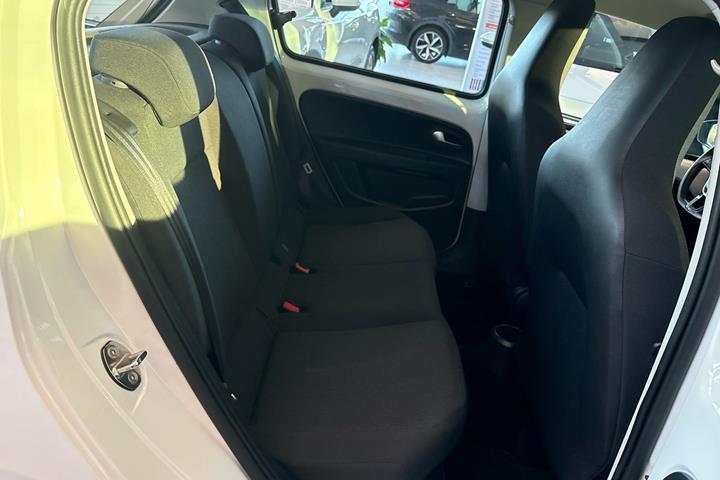 Hvid VW UP! fra 2018
