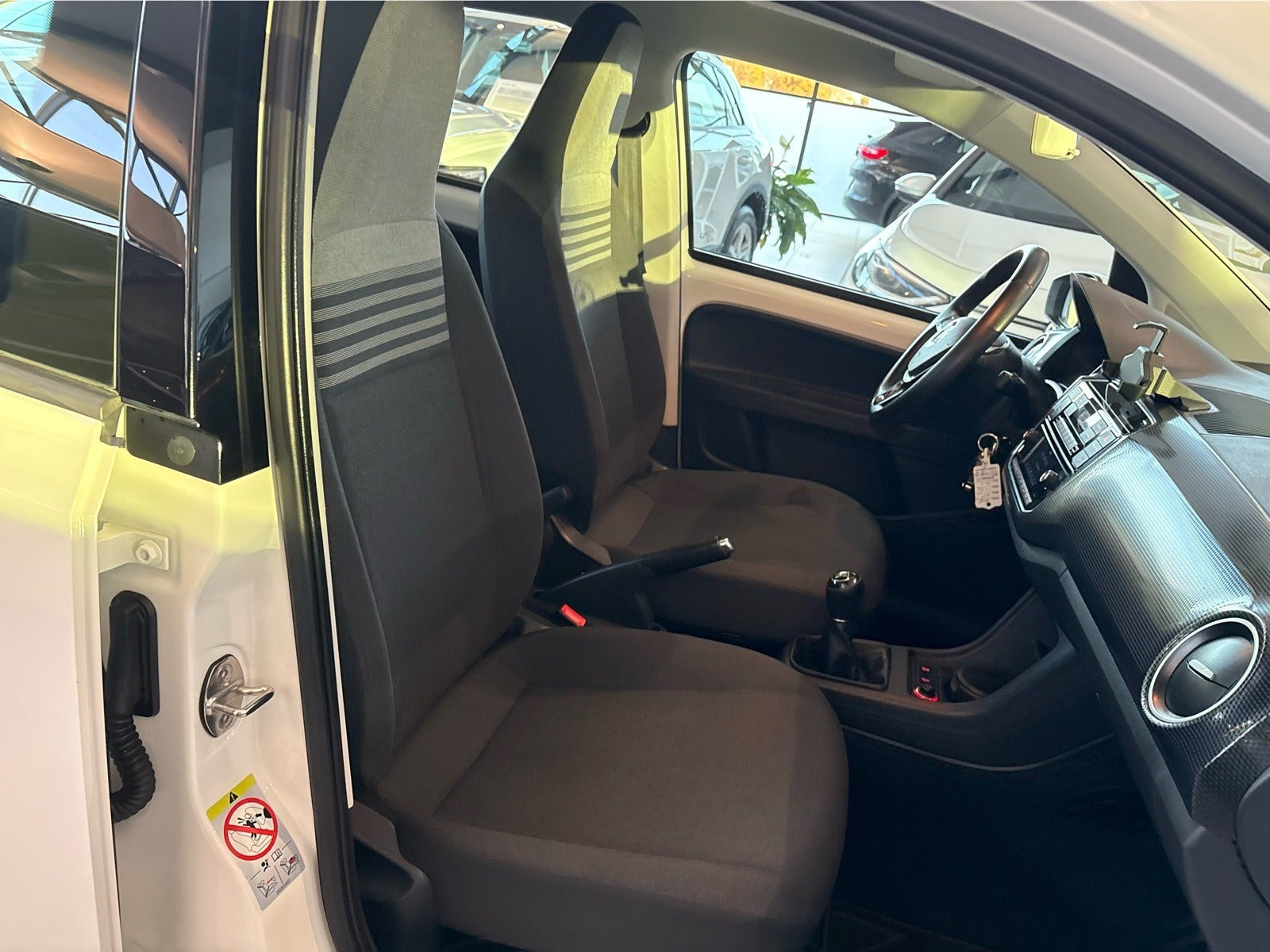 Hvid VW UP! fra 2018