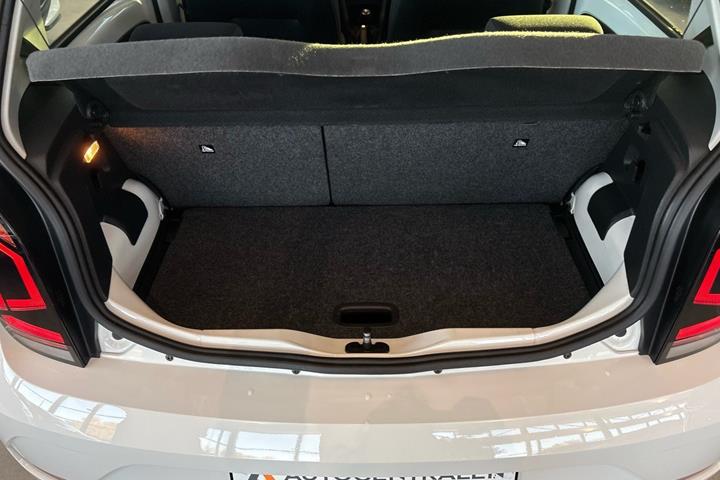 Hvid VW UP! fra 2018