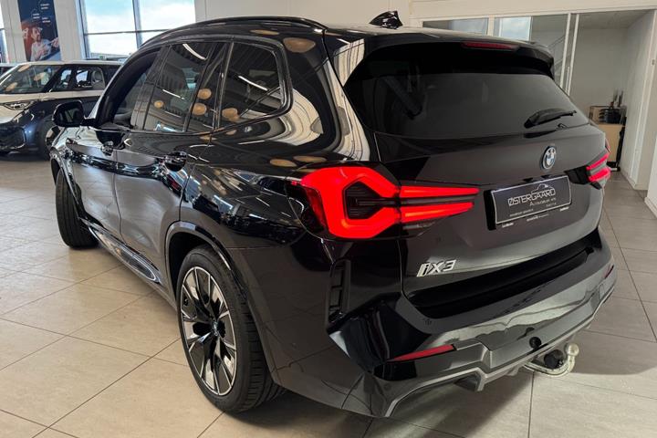Sort BMW iX3 fra 2023