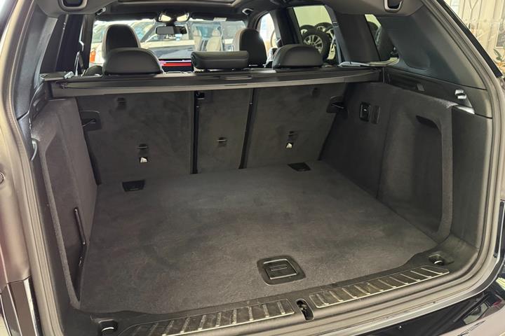 Sort BMW iX3 fra 2023