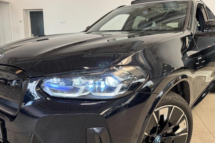 Sort BMW iX3 fra 2023