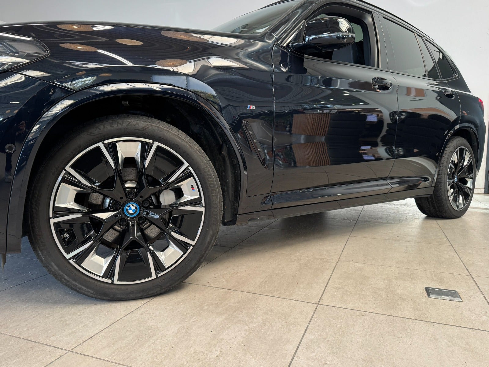 Sort BMW iX3 fra 2023