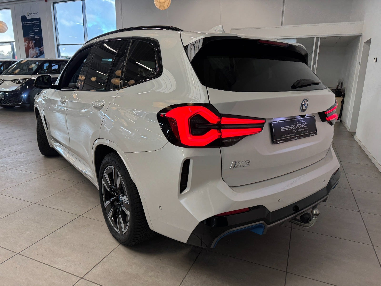 Hvid BMW iX3 fra 2023
