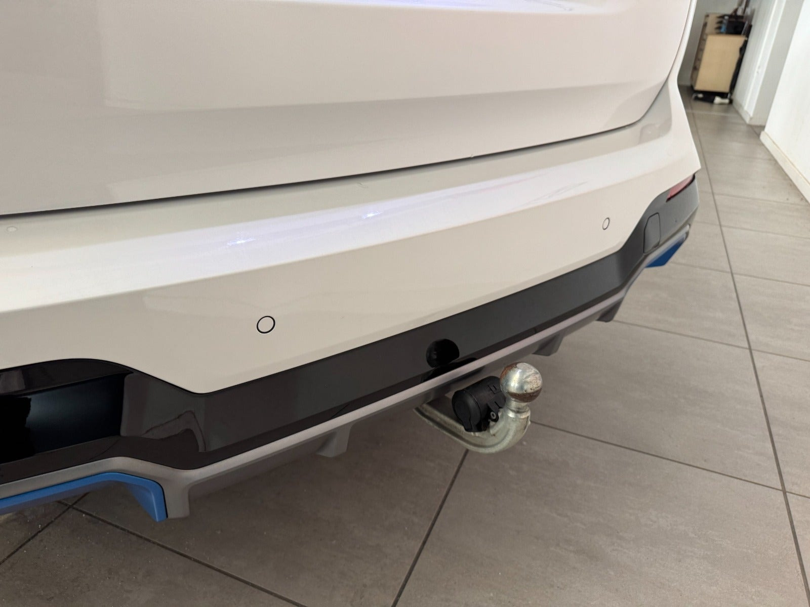 Hvid BMW iX3 fra 2023