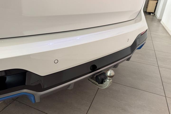 Hvid BMW iX3 fra 2023