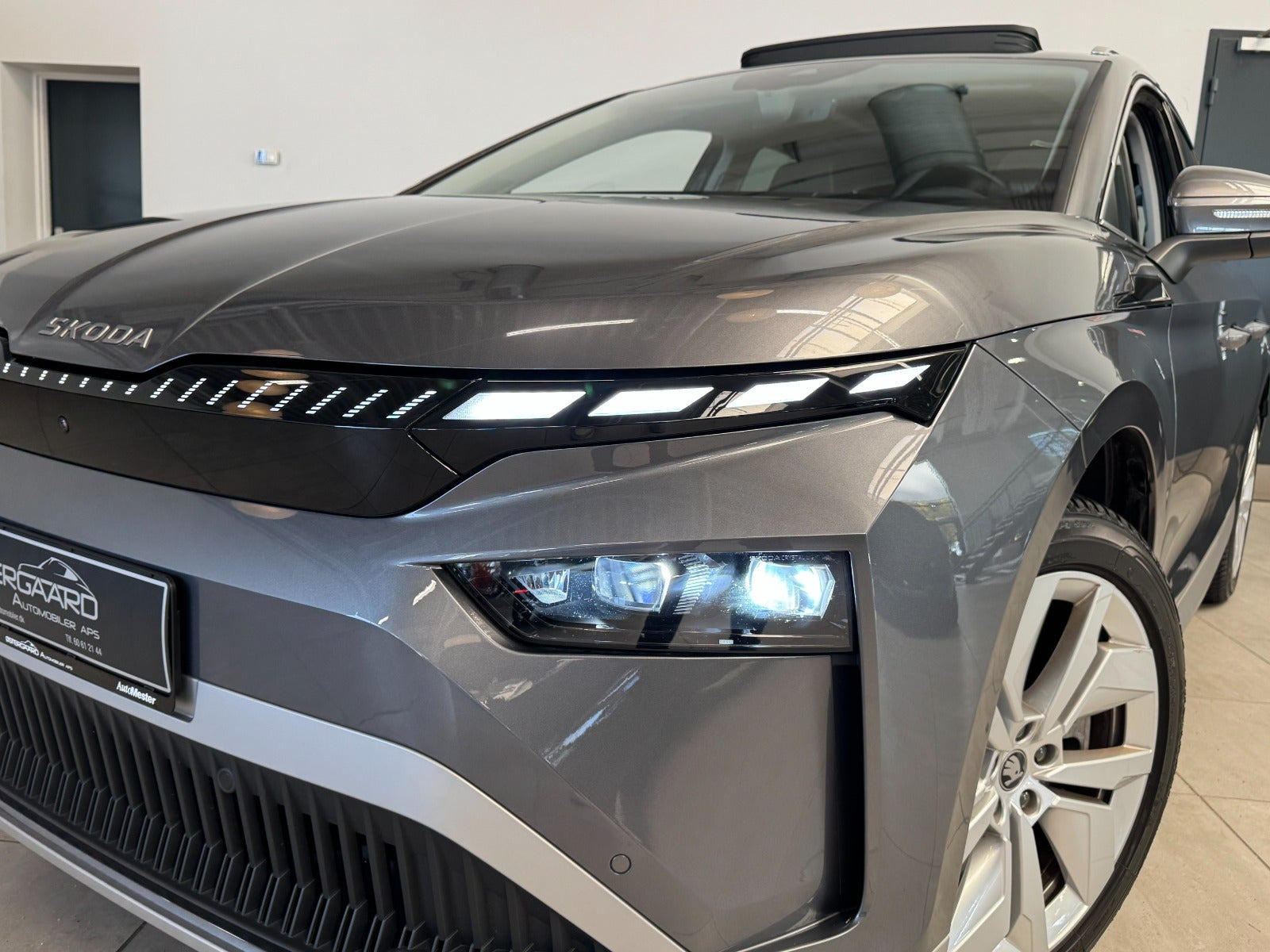 Grå Skoda Enyaq fra 2026