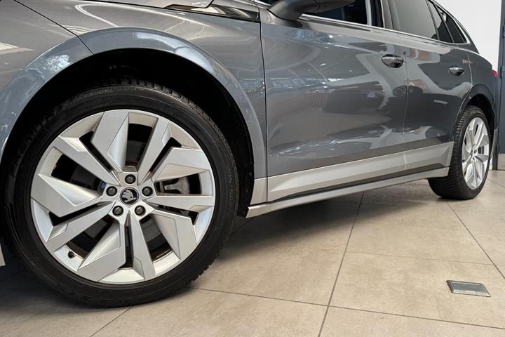 Grå Skoda Enyaq fra 2026