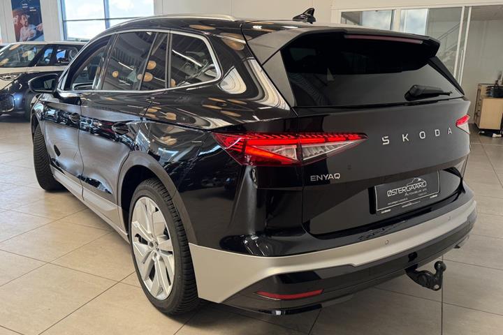 Sort Skoda Enyaq fra 2026